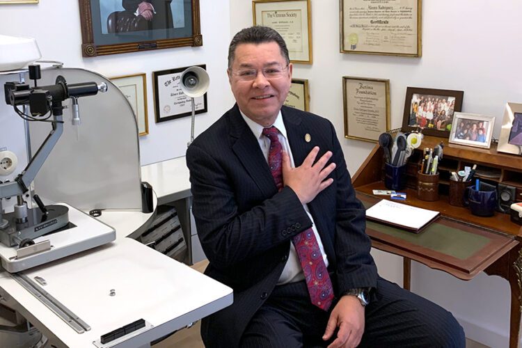 J. Fernando Arévalo, MD PhD, recibe la Medalla Álvaro Rodríguez 2023