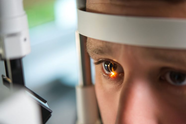 Cambios en la asfericidad en la miopía después de FS-LASIK guiado por topografía