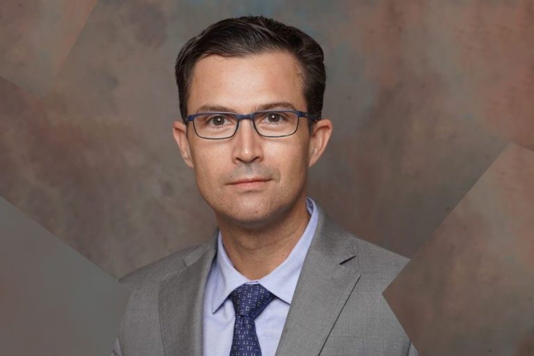 Dr. Guillermo Amescua, líder en la oftalmología Paginaweb Nota4 240124 Oald 768x512