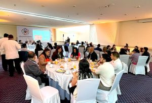 01alcon Nota2 210825 Oald 300x204