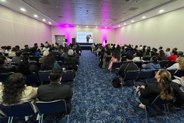 Conocimiento y clínica en acción: SummitVisionyOptica™ 2025