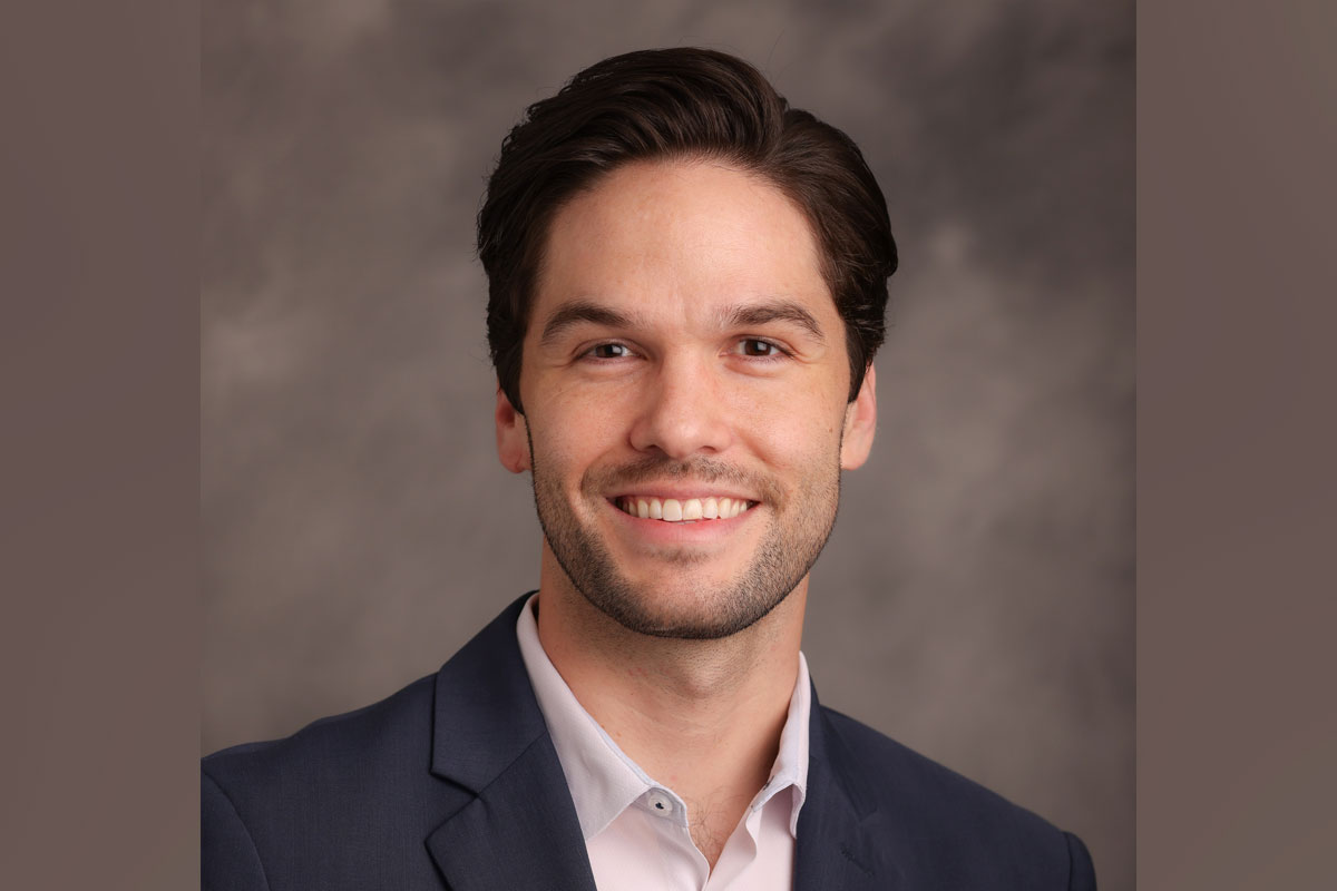 El Dr. Jonathan Tijerina presenta una técnica quirúrgica innovadora en el III Young Curso Film Festival